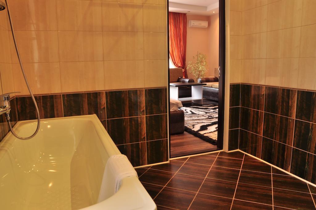 Imperial Hotel Chişinău Esterno foto